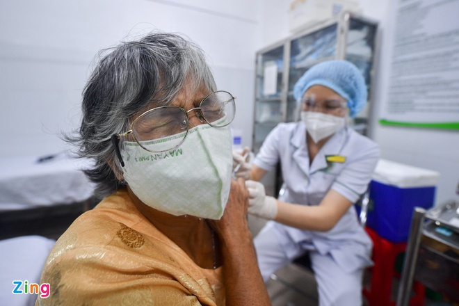 Tất cả người Việt Nam từ 18 tuổi trở lên đã tiêm ít nhất 1 liều vaccine COVID-19 