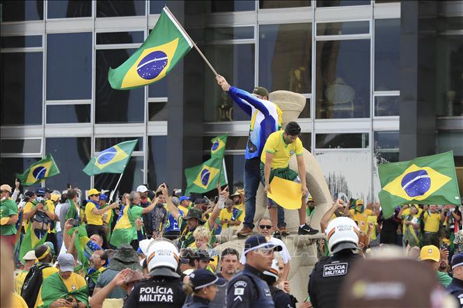 Cảnh sát Brazil lập lại trật tự tại thủ đô Brasilia, bắt giữ ít nhất 300 đối tượng 