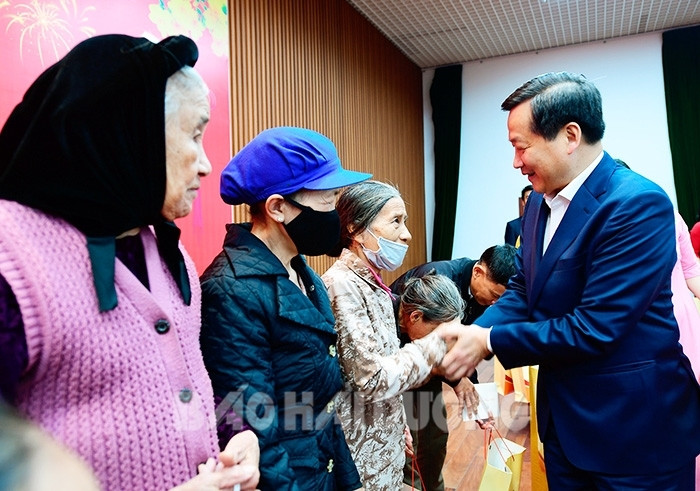 VIDEO: Phó Thủ tướng Chính phủ Lê Minh Khái tặng quà Tết tại Hải Dương