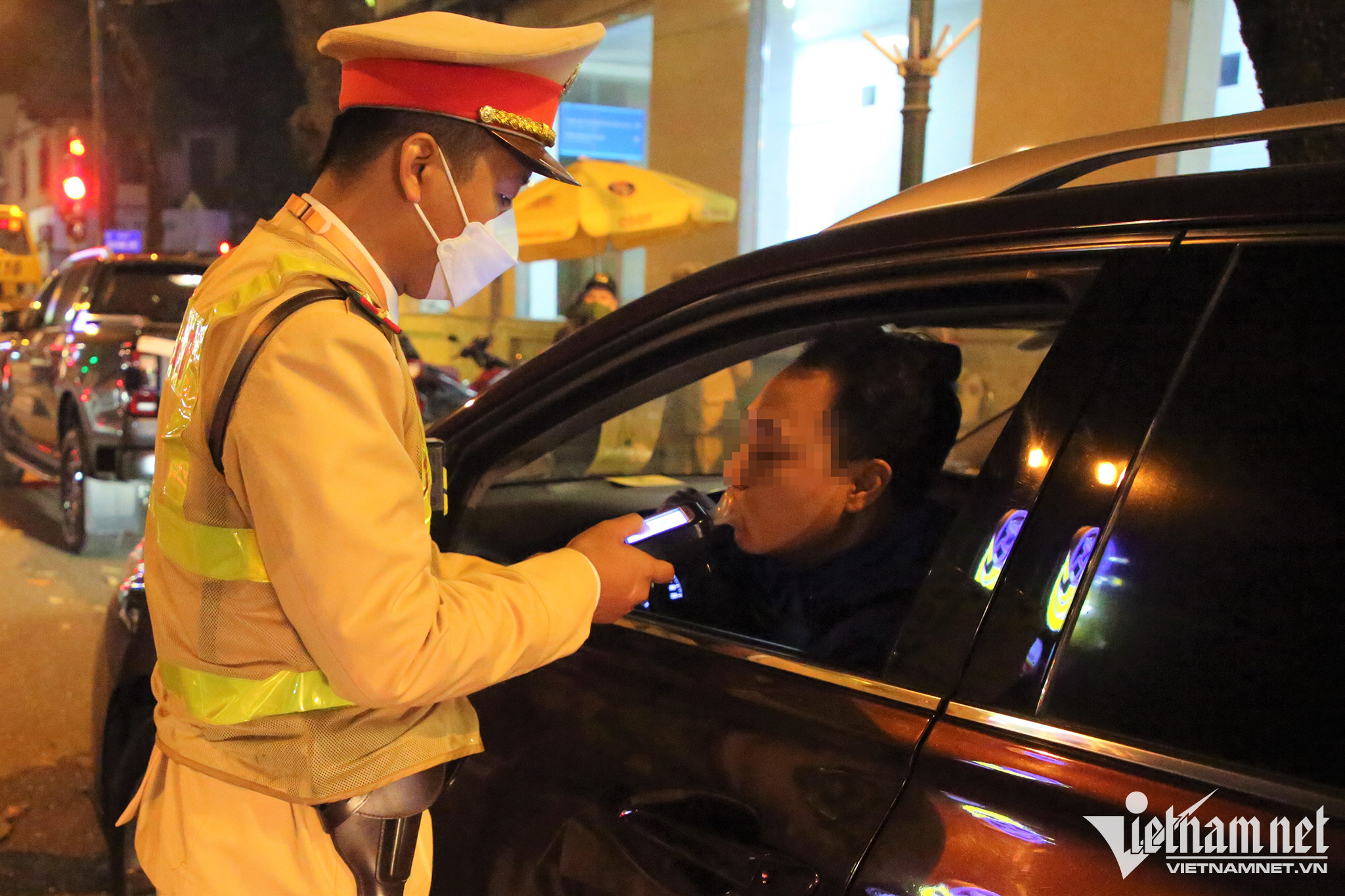 CSGT toàn quốc kiểm tra, xử lý lái xe vi phạm nồng độ cồn xuyên Tết 