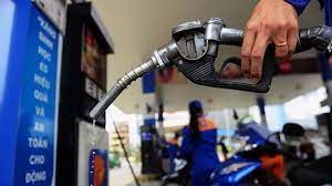 Đề xuất doanh nghiệp tự quyết giá xăng dầu 
