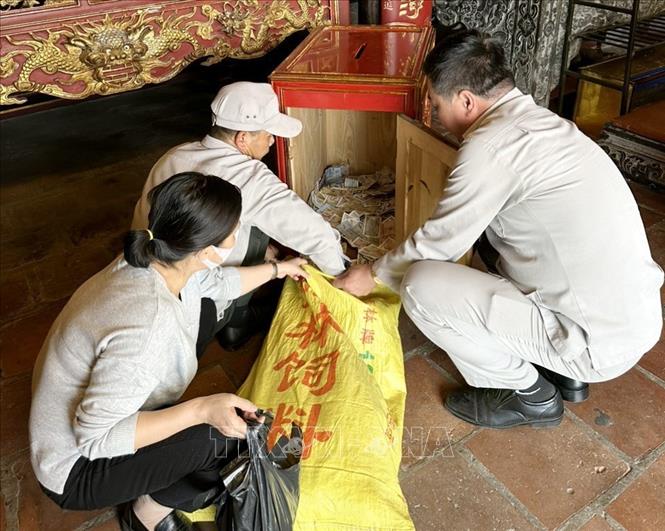 Quản lý tiền công đức - cách làm ở đền Cửa Ông, Quảng Ninh 