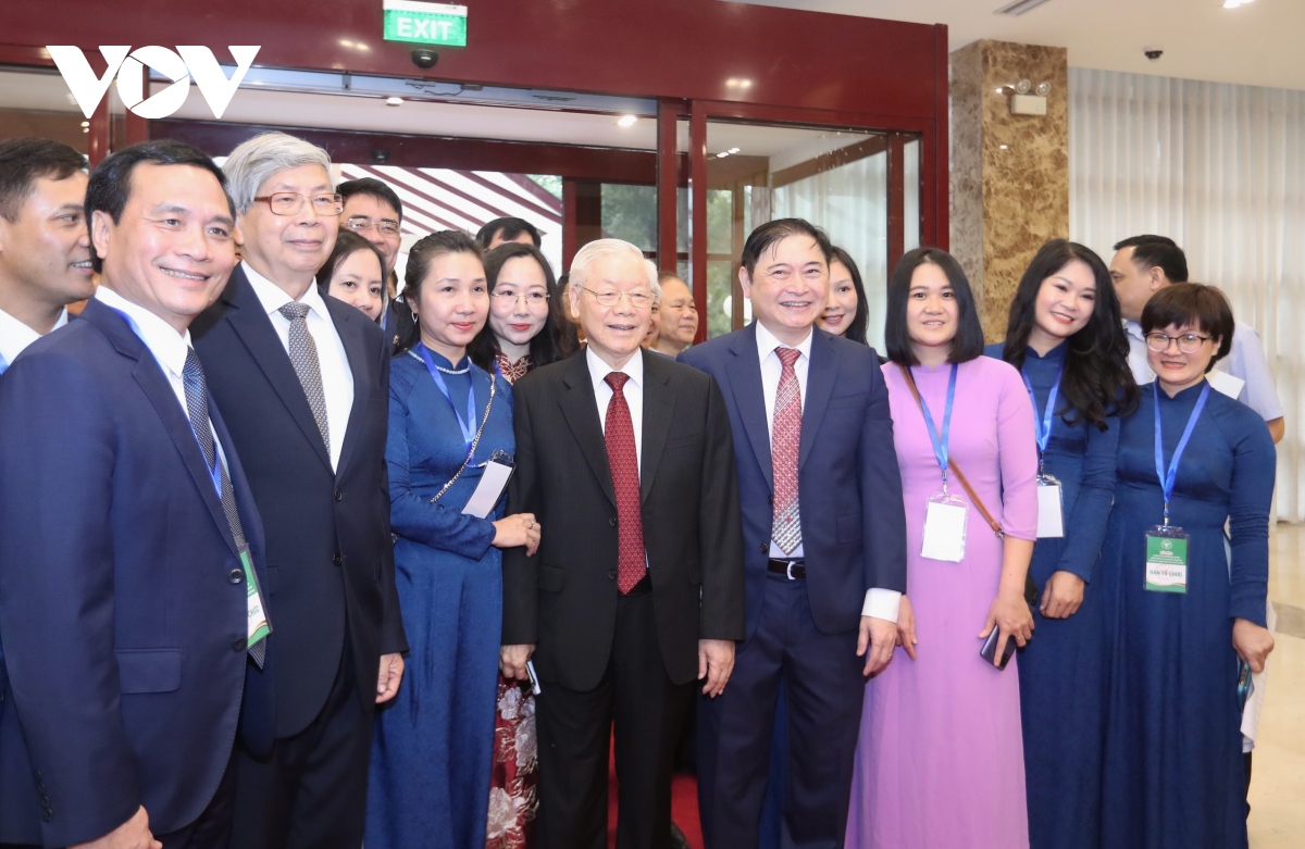 Tổng Bí thư dự lễ kỉ niệm 60 năm Chủ tịch Hồ Chí Minh gặp mặt đội ngũ trí thức 