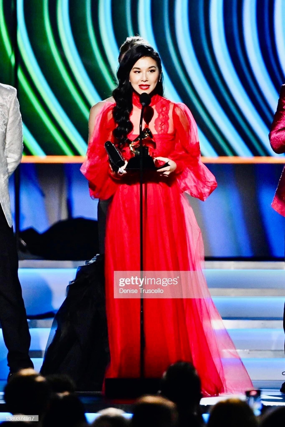 Ca sĩ gốc Việt Sangeeta Kaur giành giải thưởng Grammy 2022 