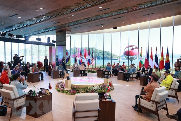 Hội nghị Cấp cao ASEAN lần thứ 42 kết thúc, thông qua 10 văn kiện 