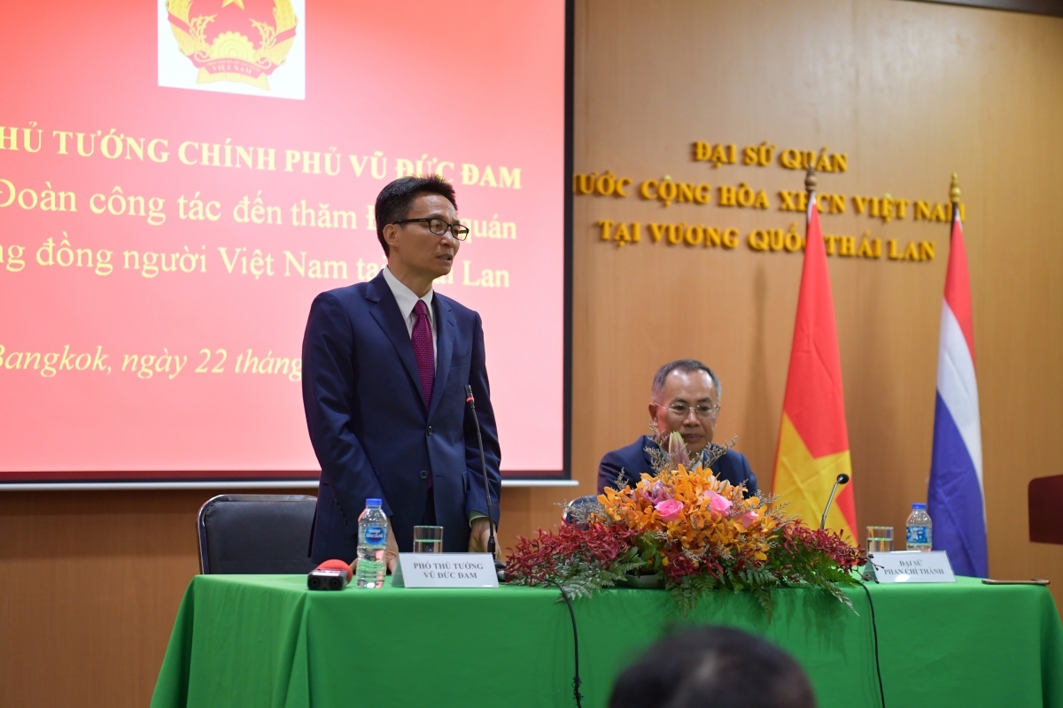 Phó Thủ tướng Vũ Đức Đam gặp gỡ kiều bào Việt Nam tại Thái Lan