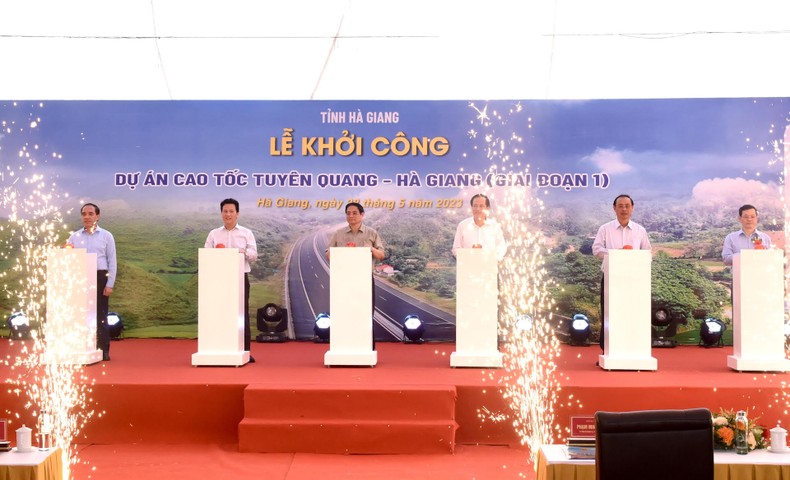 Thủ tướng Phạm Minh Chính dự Lễ khởi công Dự án cao tốc Tuyên Quang-Hà Giang giai đoạn 1  