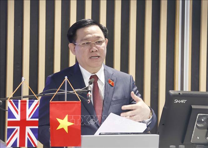 Chủ tịch Quốc hội Vương Đình Huệ dự Diễn đàn hợp tác giáo dục Việt Nam - Anh 