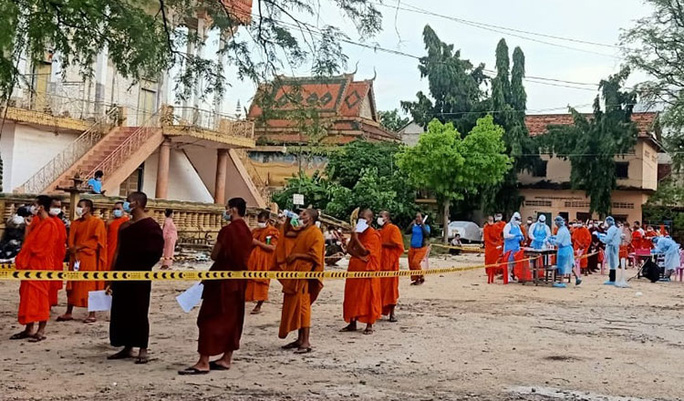 Số ca Covid-19 tăng mạnh, Campuchia hủy lễ hội lớn 