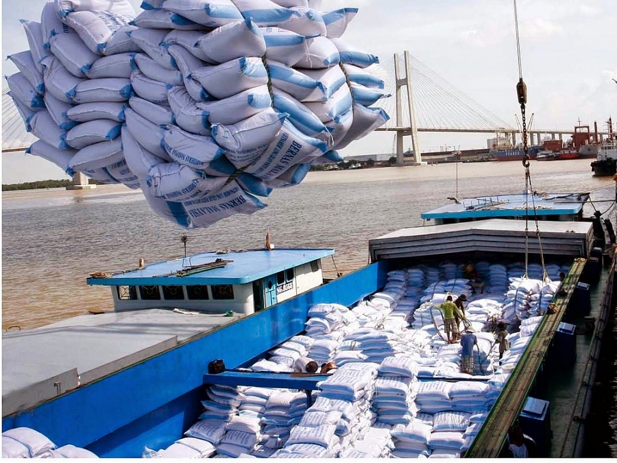 Giá gạo xuất khẩu hạ nhiệt, giá cà phê tăng kỷ lục 