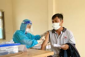 Thanh Miện tiêm gần 19 nghìn mũi vắc xin Covid-19 cho người lao động