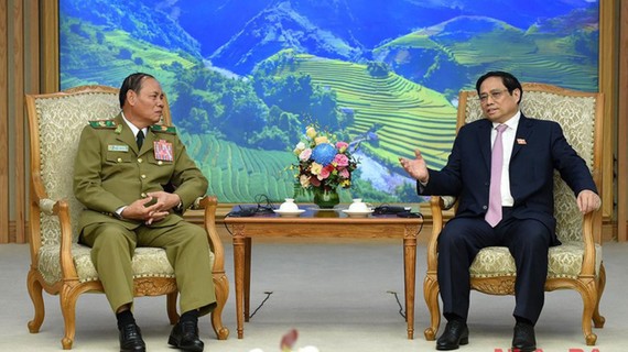 Xây dựng đường biên giới hai nước Việt - Lào hòa bình, ổn định, hợp tác và phát triển