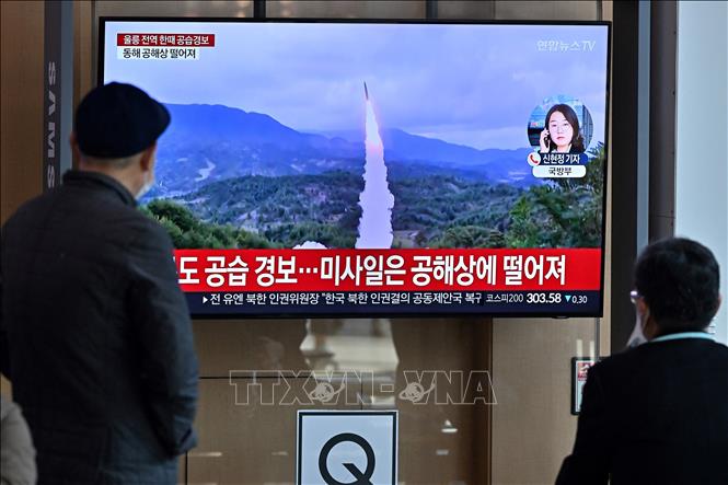 Tên lửa của Triều Tiên rơi ngoài vùng đặc quyền kinh tế Nhật Bản 