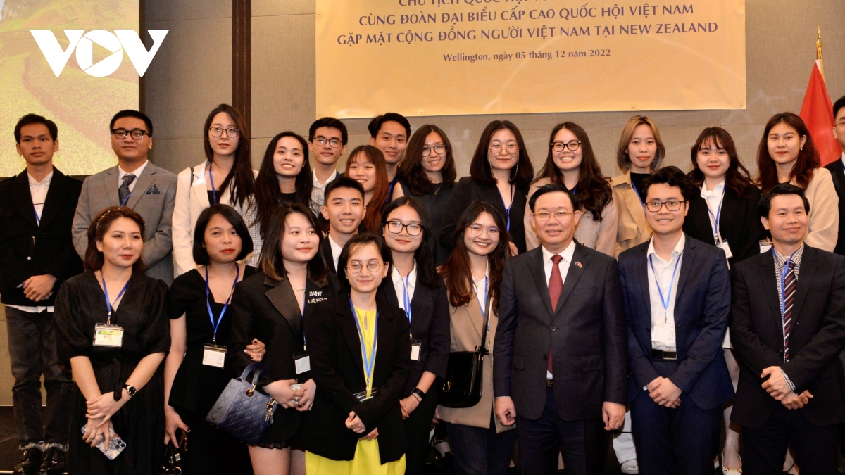 Chủ tịch Quốc hội Vương Đình Huệ gặp đại diện cộng đồng người Việt tại New Zealand 