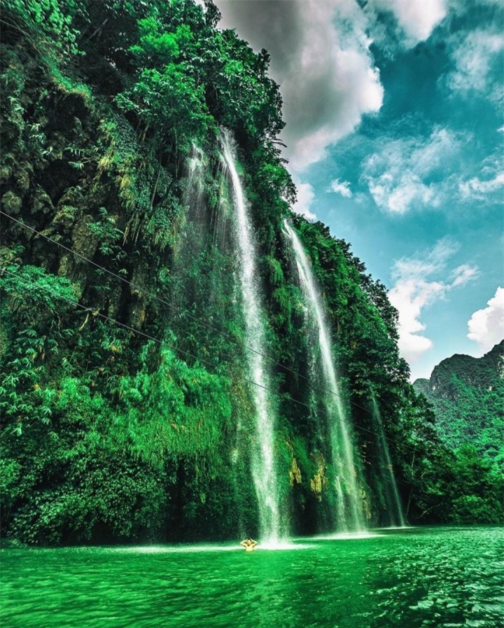 ‘Tiên cảnh’ dưới chân thác Mưa Rơi hớp hồn du khách khi đến Thái Nguyên
